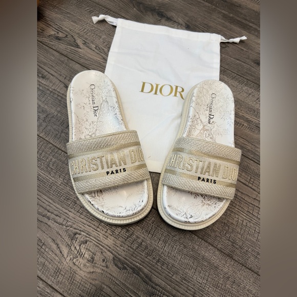 Dior Dway Ivory/ gold Slipper - Picture 1 of 9